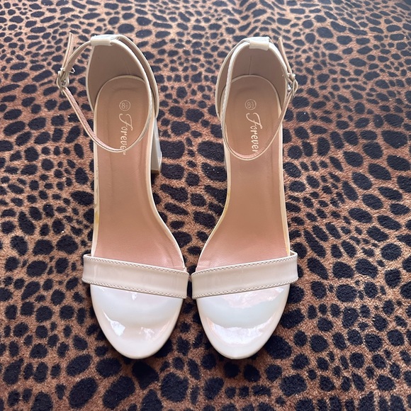 Heels - Picture 1 of 6